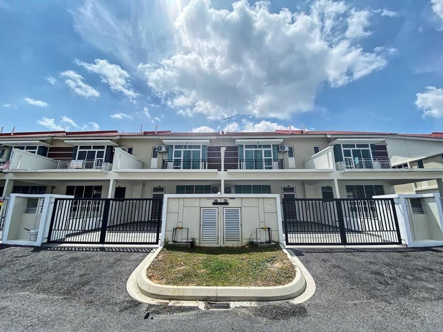 Desaru Twin Home 32Pax Bandar Penawar Exterior foto